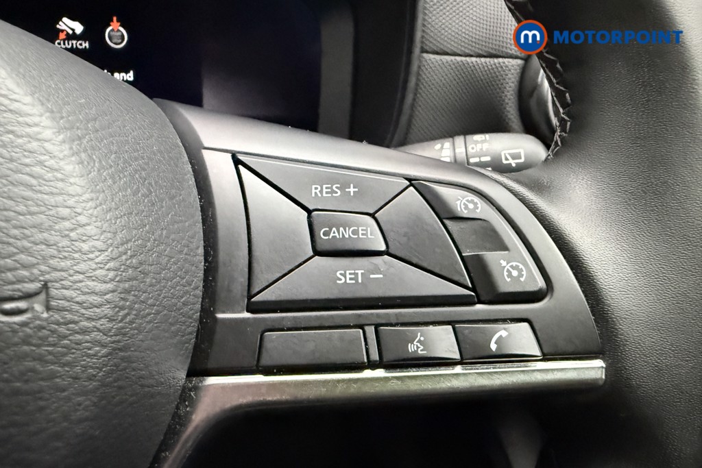 Nissan Juke N-Connecta Manual Petrol SUV - Stock Number (1655791) - 15th supplementary image
