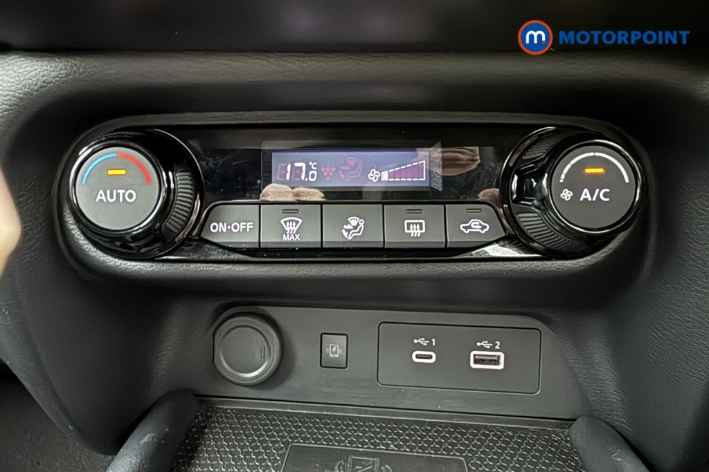 Nissan Juke N-Connecta Manual Petrol SUV - Stock Number (1655791) - 16th supplementary image