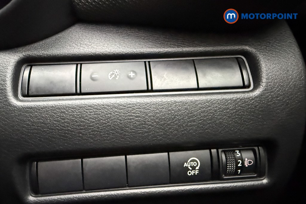 Nissan Juke N-Connecta Manual Petrol SUV - Stock Number (1655791) - 17th supplementary image