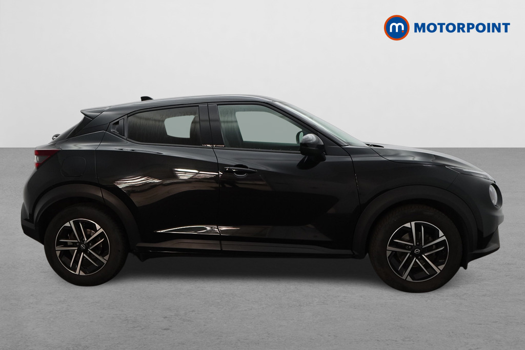 Nissan Juke N-Connecta Manual Petrol SUV - Stock Number (1655791) - Drivers side