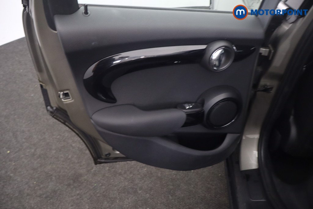 Mini Hatchback Cooper S Classic Automatic Petrol Hatchback - Stock Number (1657339) - 32nd supplementary image
