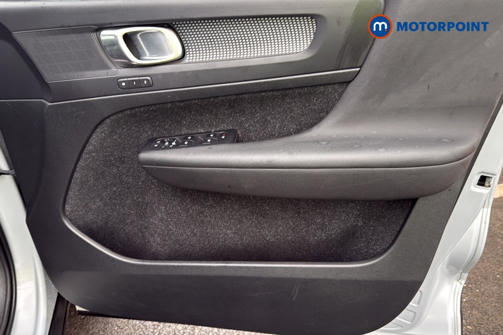 Volvo Xc40 R Design Pro Manual Petrol SUV - Stock Number (1660802) - 18th supplementary image