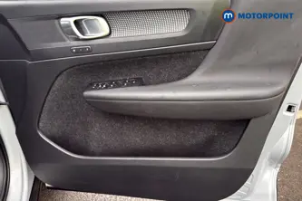 Volvo Xc40 R Design Pro Manual Petrol SUV - Stock Number (1660802) - 18th supplementary image