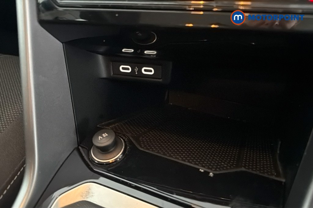 Volkswagen T-Roc Life Manual Petrol SUV - Stock Number (1664320) - 17th supplementary image