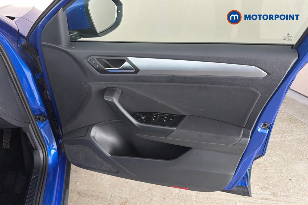 Volkswagen T-Roc Life Manual Petrol SUV - Stock Number (1664320) - 19th supplementary image