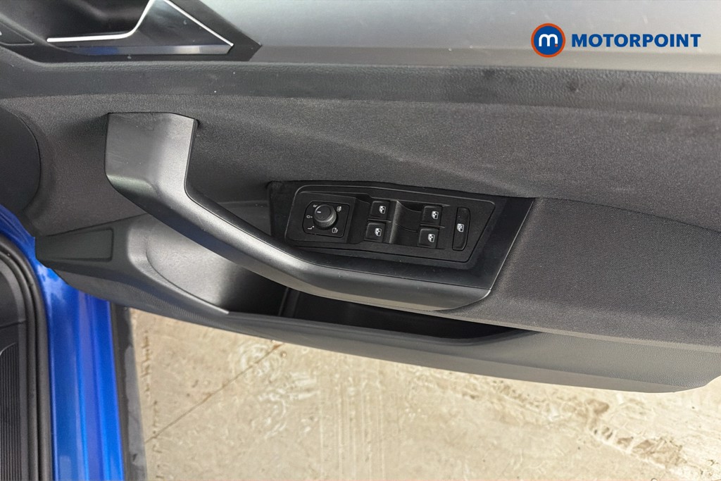 Volkswagen T-Roc Life Manual Petrol SUV - Stock Number (1664320) - 20th supplementary image