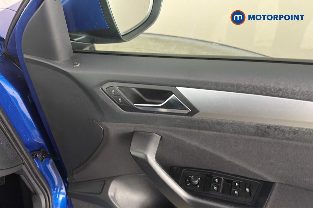 Volkswagen T-Roc Life Manual Petrol SUV - Stock Number (1664320) - 42nd supplementary image