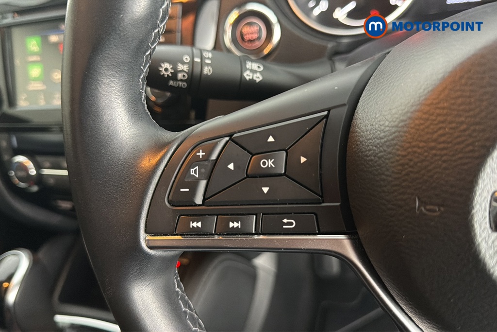 Nissan Qashqai Tekna Automatic Diesel SUV - Stock Number (1665938) - 4th supplementary image