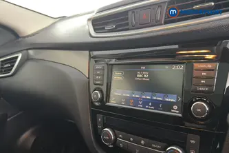 Nissan Qashqai Tekna Automatic Diesel SUV - Stock Number (1665938) - 8th supplementary image