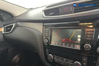 Nissan Qashqai Tekna Automatic Diesel SUV - Stock Number (1665938) - 9th supplementary image
