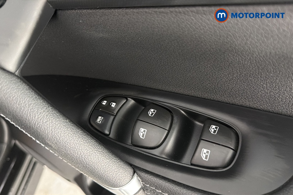 Nissan Qashqai Tekna Automatic Diesel SUV - Stock Number (1665938) - 19th supplementary image