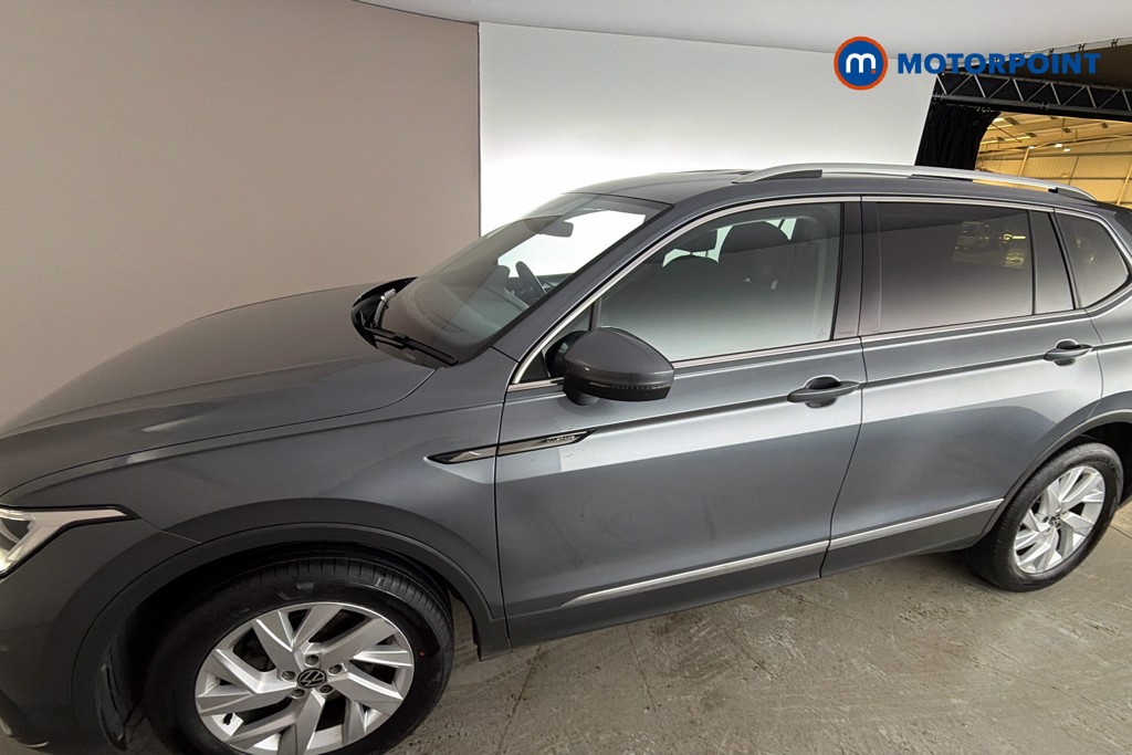 Volkswagen Tiguan Allspace Life Automatic Petrol SUV - Stock Number (1668311) - 43rd supplementary image