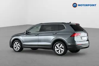 Volkswagen Tiguan Allspace Life Automatic Petrol SUV - Stock Number (1668311) - Passenger side rear corner