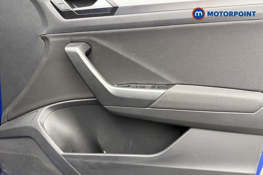 Volkswagen T-Roc Life Manual Petrol SUV - Stock Number (1669212) - 17th supplementary image