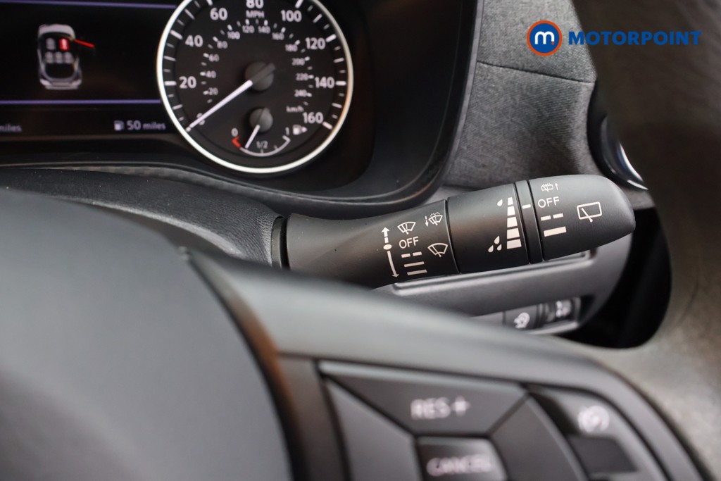 Nissan Juke Acenta Premium Manual Petrol SUV - Stock Number (1669216) - 9th supplementary image