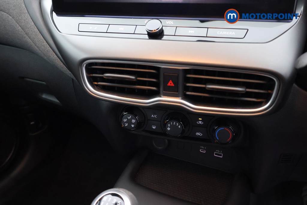 Nissan Juke Acenta Premium Manual Petrol SUV - Stock Number (1669216) - 12th supplementary image