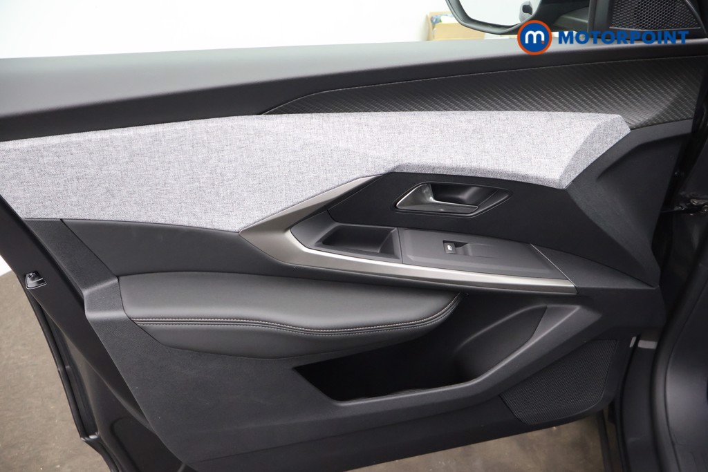 Peugeot 5008 Allure Premium Automatic Petrol SUV - Stock Number (1669332) - 32nd supplementary image