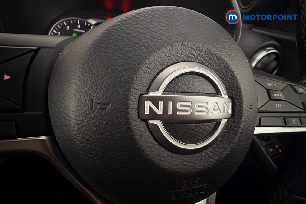 Nissan Juke N-Connecta Automatic Petrol SUV - Stock Number (1669382) - 5th supplementary image