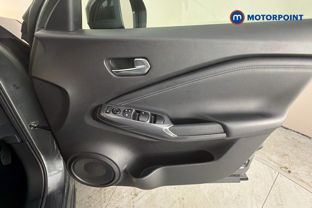 Nissan Juke N-Connecta Automatic Petrol SUV - Stock Number (1669382) - 19th supplementary image