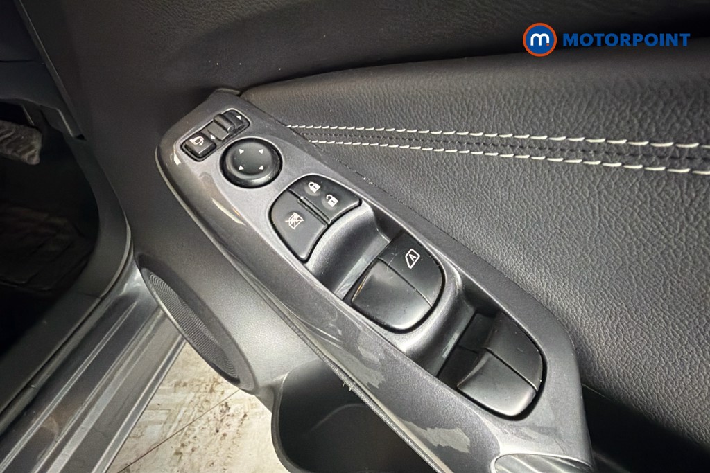 Nissan Juke N-Connecta Automatic Petrol SUV - Stock Number (1669382) - 20th supplementary image
