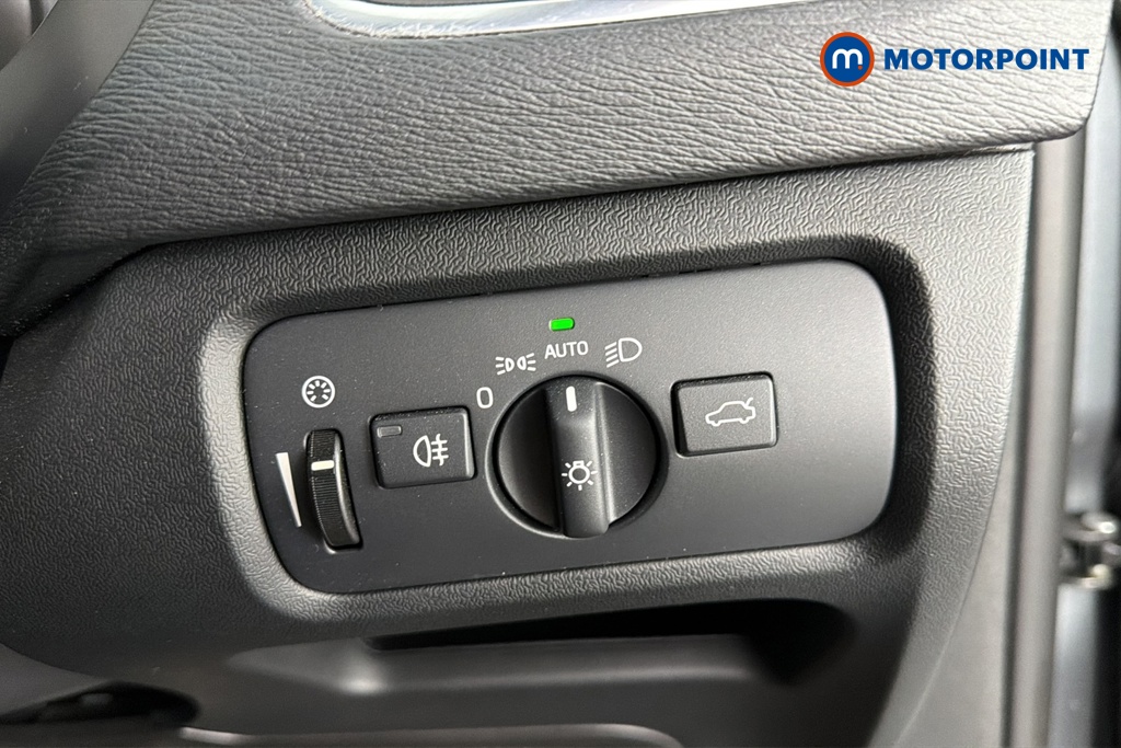 Volvo V40 R Design Edition Manual Petrol Hatchback - Stock Number (1671009) - 11th supplementary image