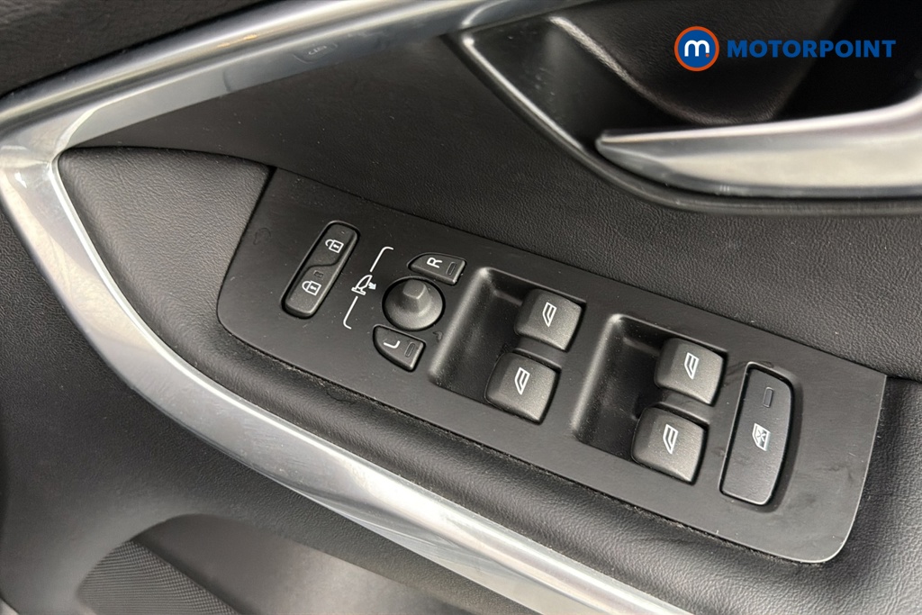 Volvo V40 R Design Edition Manual Petrol Hatchback - Stock Number (1671009) - 19th supplementary image