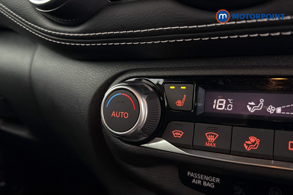 Nissan Juke Tekna Automatic Petrol SUV - Stock Number (1671243) - 14th supplementary image