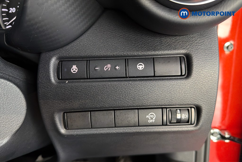 Nissan Juke Tekna Automatic Petrol SUV - Stock Number (1671243) - 32nd supplementary image