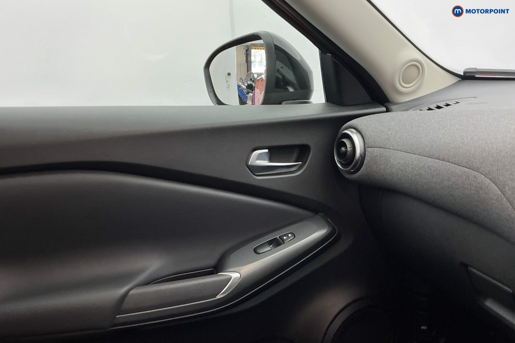 Nissan Juke Acenta Premium Automatic Petrol SUV - Stock Number (1671249) - 20th supplementary image