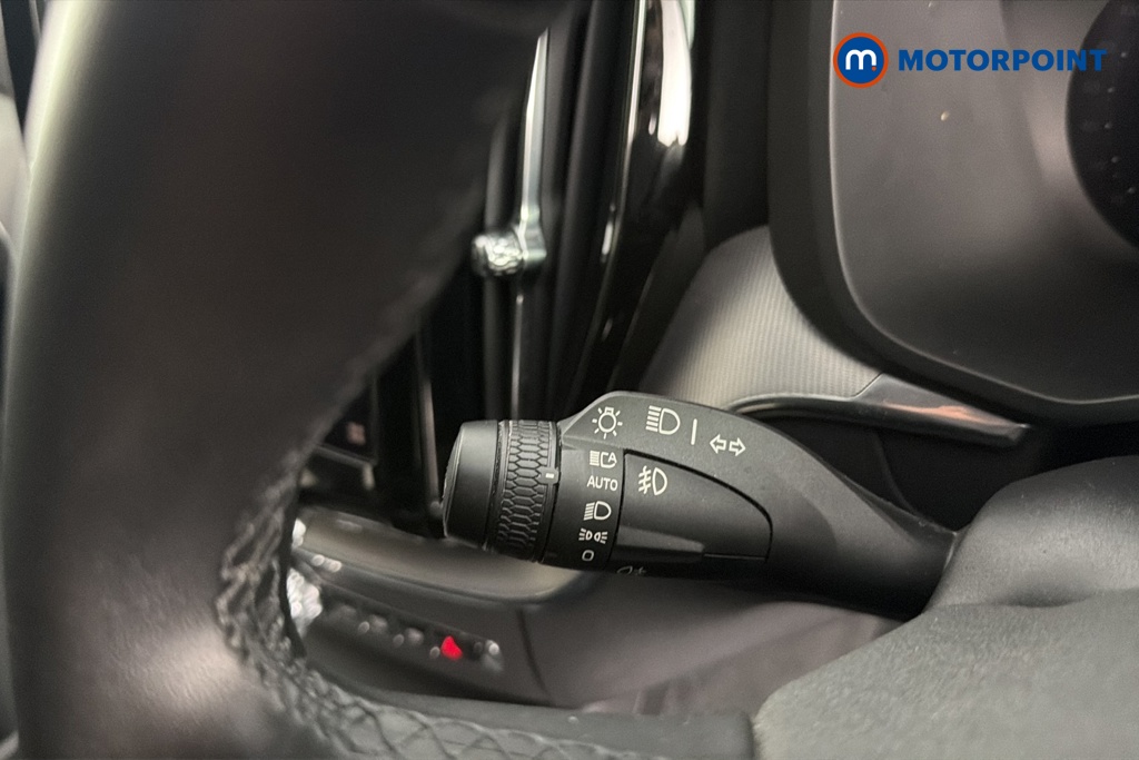 Volvo Xc60 R Design Automatic Petrol SUV - Stock Number (1671712) - 5th supplementary image