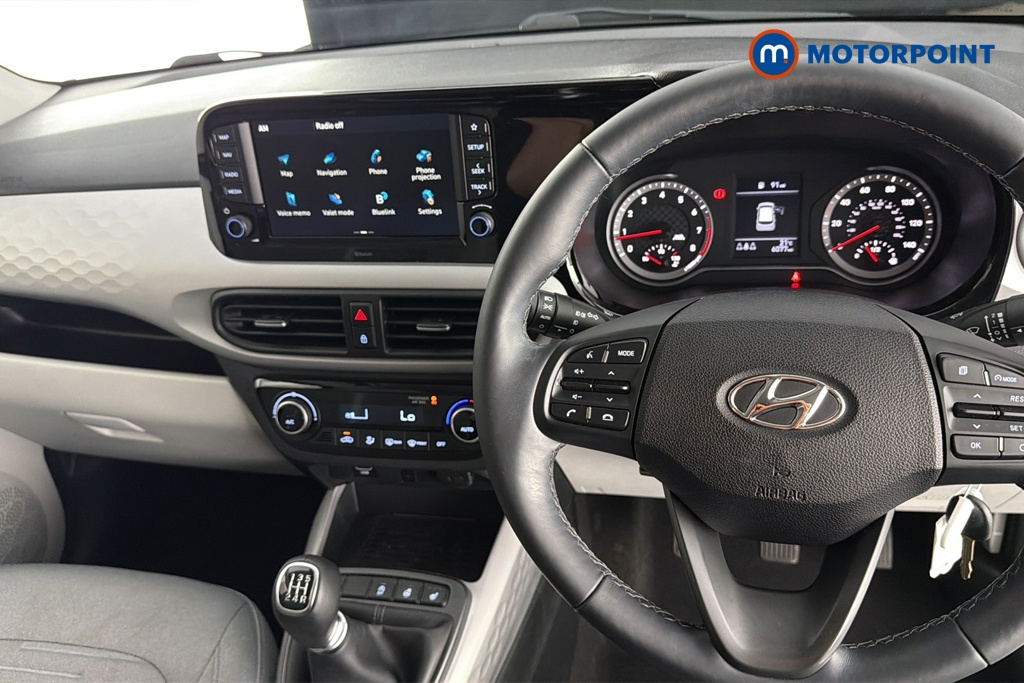 Hyundai I10 Premium Manual Petrol Hatchback - Stock Number (1671724) - 1st supplementary image