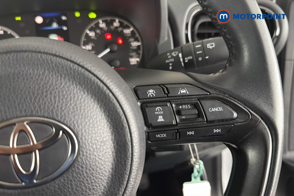 Toyota Yaris Icon Automatic Petrol-Electric Hybrid Hatchback - Stock Number (1672145) - 4th supplementary image