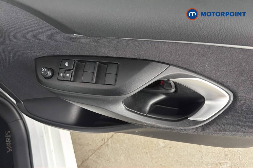 Toyota Yaris Icon Automatic Petrol-Electric Hybrid Hatchback - Stock Number (1672145) - 20th supplementary image