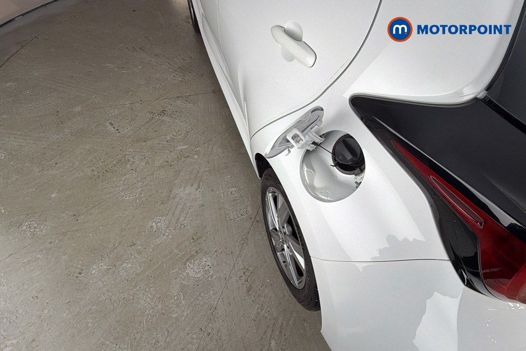 Toyota Yaris Icon Automatic Petrol-Electric Hybrid Hatchback - Stock Number (1672145) - 41st supplementary image