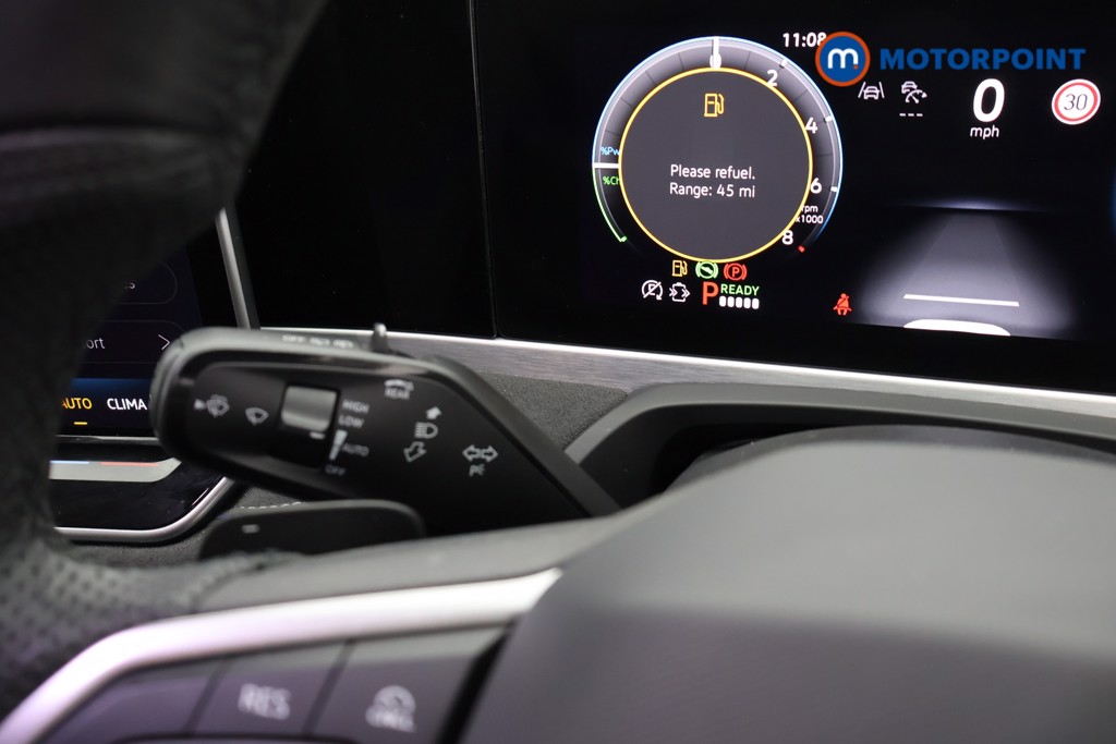 Volkswagen Passat R-Line Automatic Petrol Plug-In Hybrid Estate - Stock Number (1672195) - 8th supplementary image