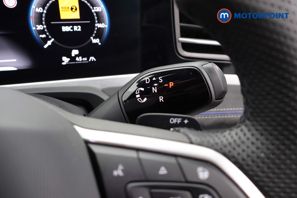 Volkswagen Passat R-Line Automatic Petrol Plug-In Hybrid Estate - Stock Number (1672195) - 9th supplementary image