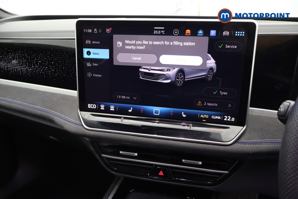 Volkswagen Passat R-Line Automatic Petrol Plug-In Hybrid Estate - Stock Number (1672195) - 11th supplementary image