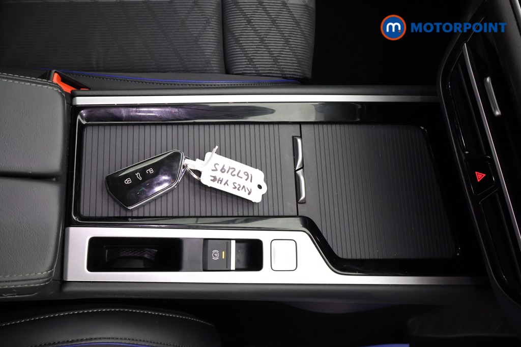 Volkswagen Passat R-Line Automatic Petrol Plug-In Hybrid Estate - Stock Number (1672195) - 13th supplementary image