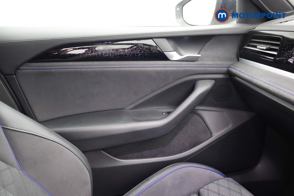 Volkswagen Passat R-Line Automatic Petrol Plug-In Hybrid Estate - Stock Number (1672195) - 16th supplementary image