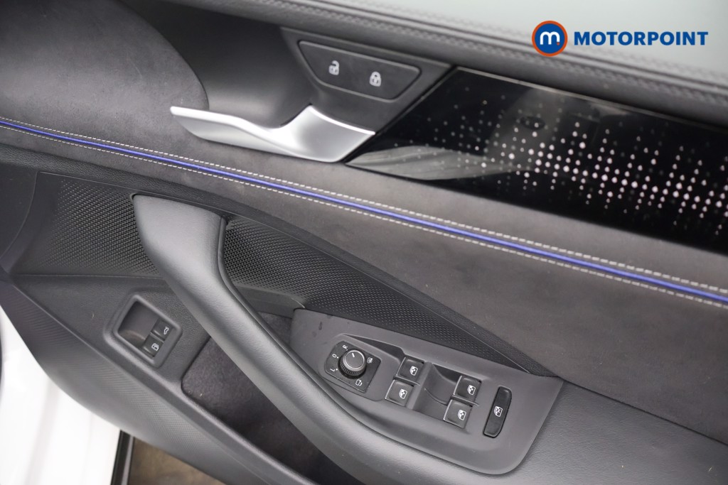 Volkswagen Passat R-Line Automatic Petrol Plug-In Hybrid Estate - Stock Number (1672195) - 20th supplementary image
