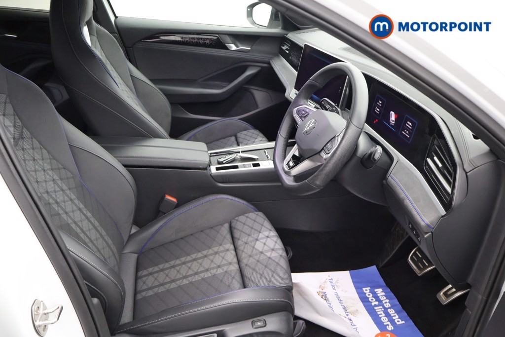 Volkswagen Passat R-Line Automatic Petrol Plug-In Hybrid Estate - Stock Number (1672195) - 22nd supplementary image