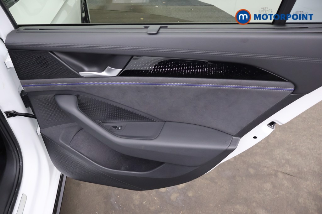 Volkswagen Passat R-Line Automatic Petrol Plug-In Hybrid Estate - Stock Number (1672195) - 23rd supplementary image