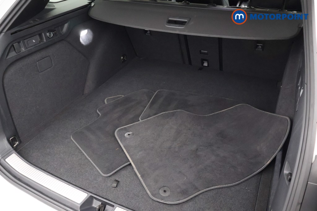 Volkswagen Passat R-Line Automatic Petrol Plug-In Hybrid Estate - Stock Number (1672195) - 26th supplementary image