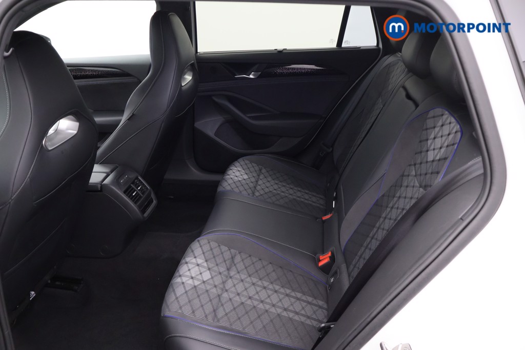 Volkswagen Passat R-Line Automatic Petrol Plug-In Hybrid Estate - Stock Number (1672195) - 29th supplementary image