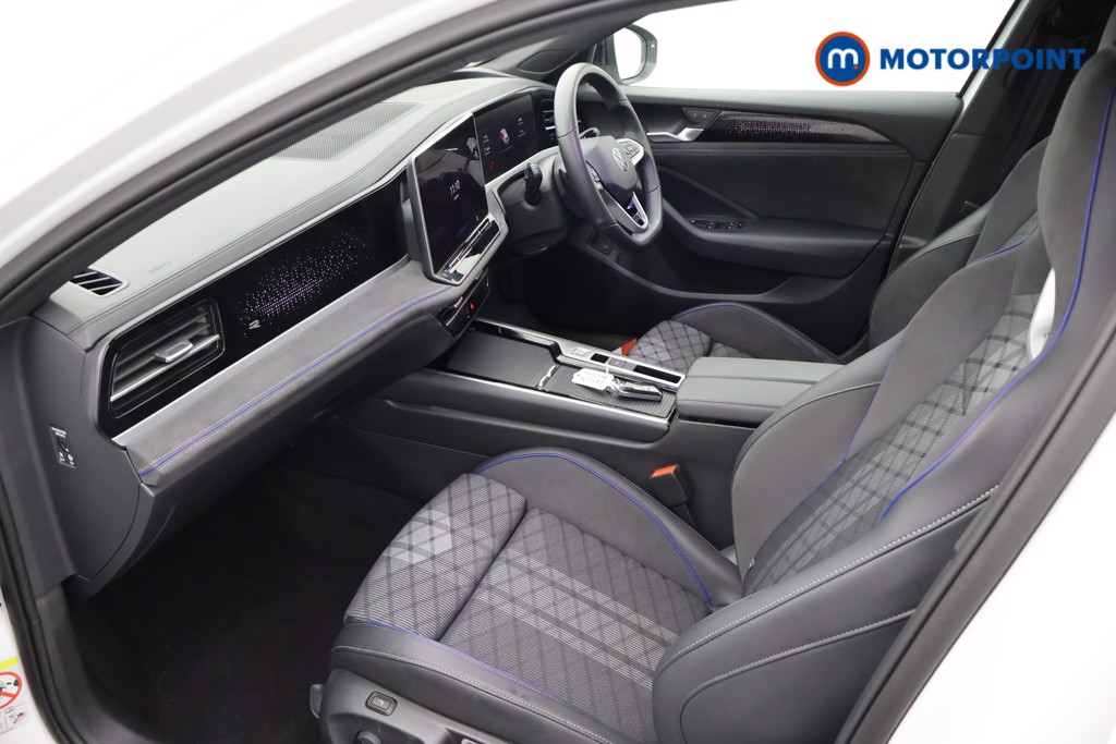 Volkswagen Passat R-Line Automatic Petrol Plug-In Hybrid Estate - Stock Number (1672195) - 31st supplementary image