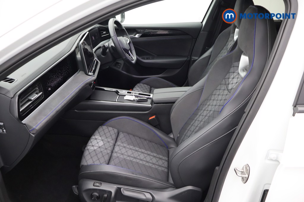 Volkswagen Passat R-Line Automatic Petrol Plug-In Hybrid Estate - Stock Number (1672195) - 32nd supplementary image