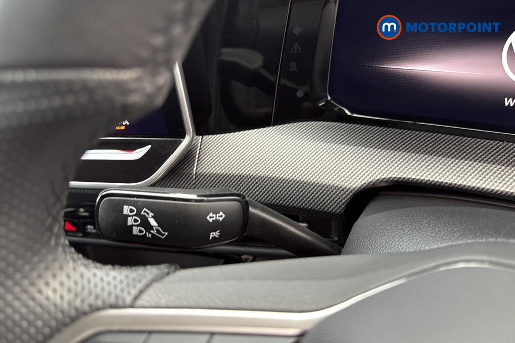 Volkswagen Golf R-Line Manual Petrol Hatchback - Stock Number (1672353) - 5th supplementary image