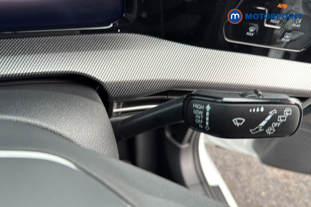 Volkswagen Golf R-Line Manual Petrol Hatchback - Stock Number (1672353) - 6th supplementary image