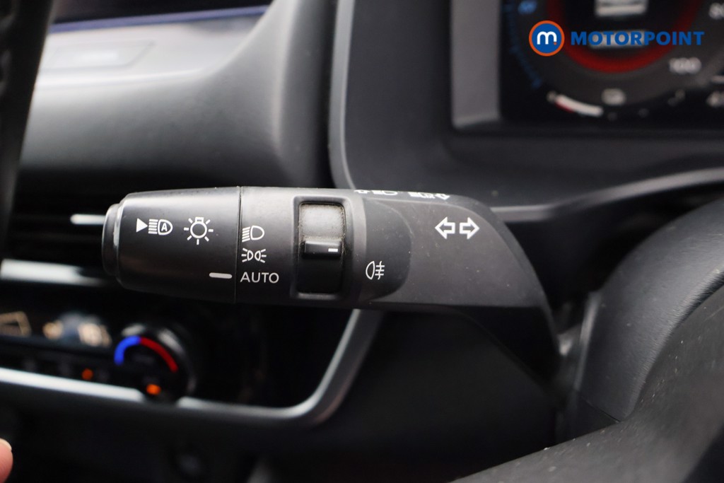 Nissan Qashqai N-Connecta Automatic Petrol-Electric Hybrid SUV - Stock Number (1658491) - 6th supplementary image