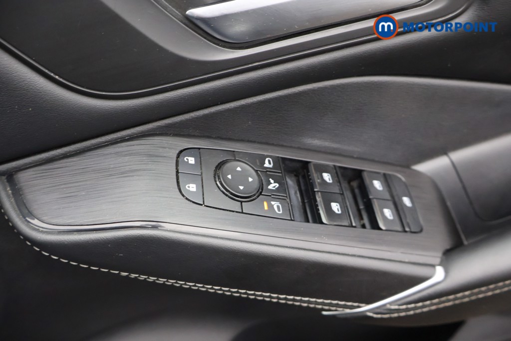 Nissan Qashqai N-Connecta Automatic Petrol-Electric Hybrid SUV - Stock Number (1658491) - 9th supplementary image